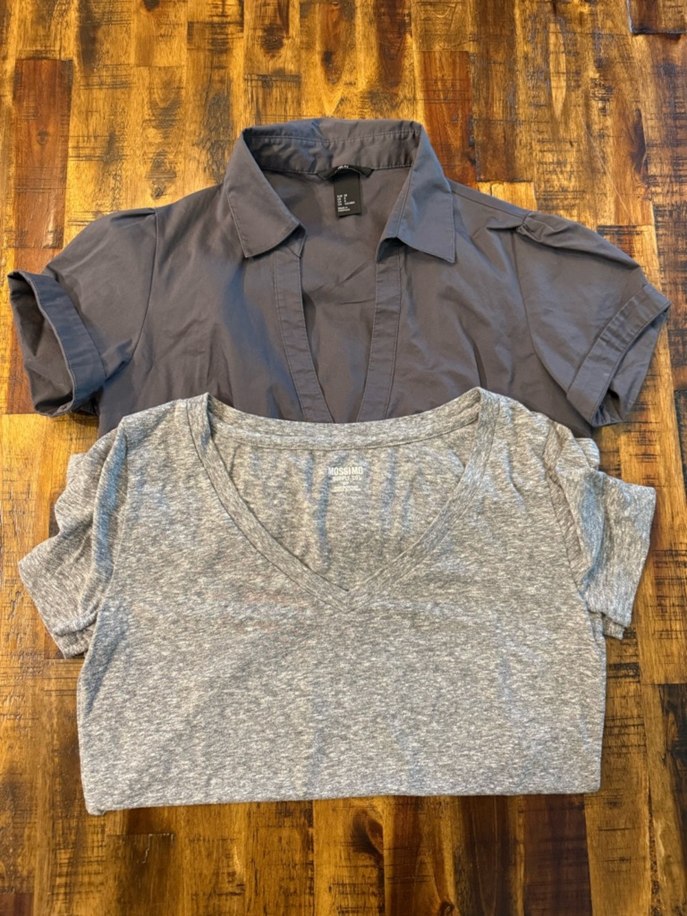 BUNDLE of 2 women's gray v-neck tops sz S/8 H&M/Mossimo. casual basic soft